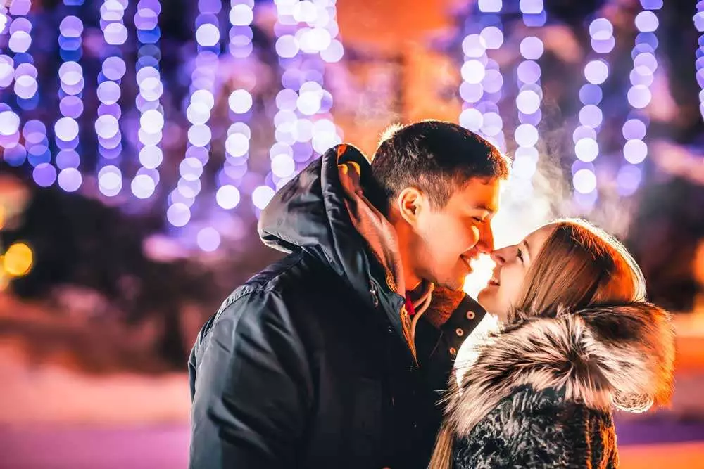 6 Ways to Keep Your Partner Your Priority During The Holiday Season